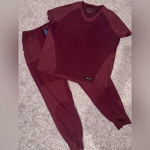 Figs Burgundy Scrub Set